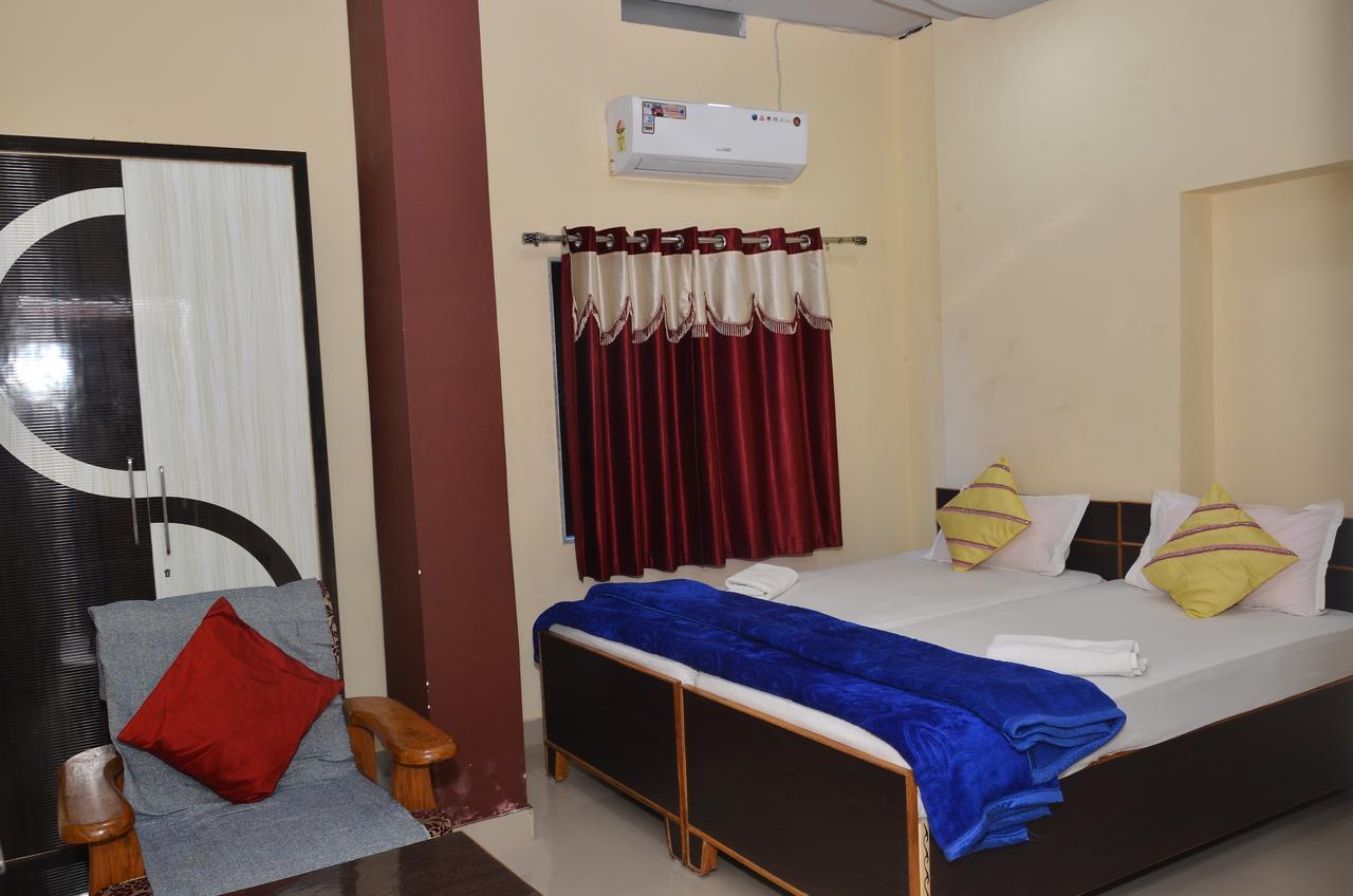 Golden River Varanasi Exterior photo